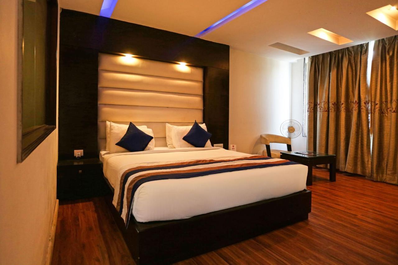 Capital O 7331 Hotel Downtown New Delhi Eksteriør billede