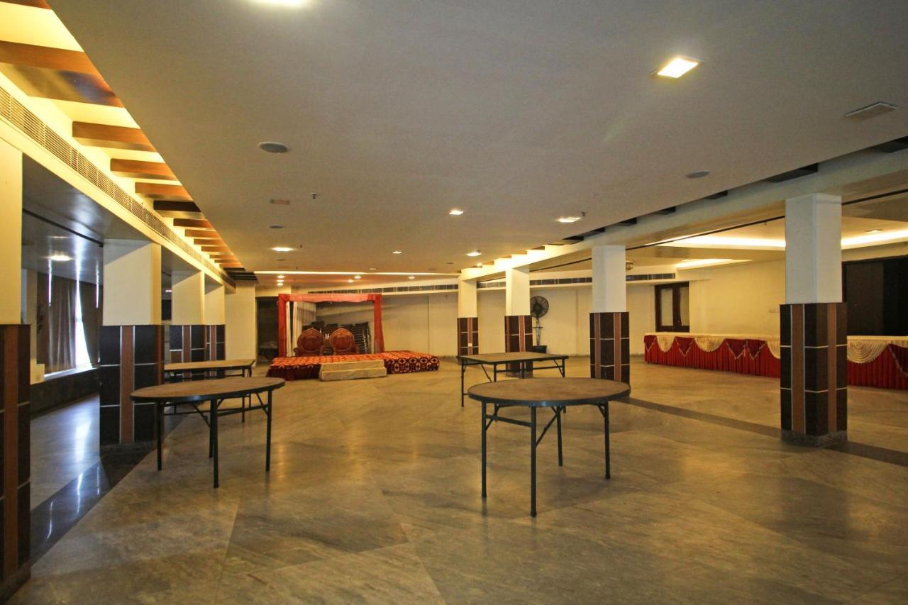 Capital O 7331 Hotel Downtown New Delhi Eksteriør billede