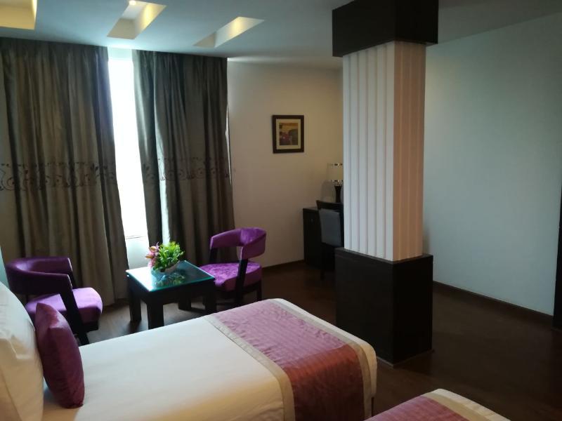 Capital O 7331 Hotel Downtown New Delhi Eksteriør billede