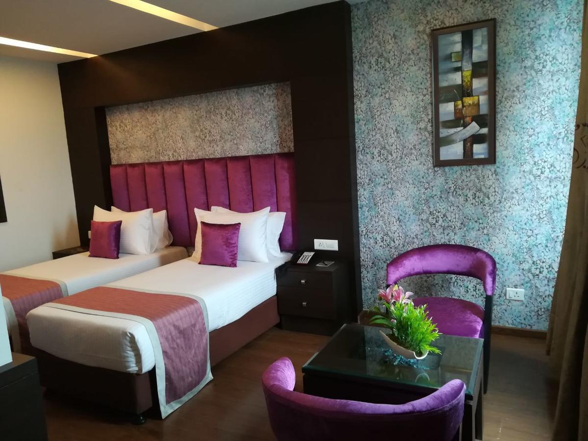 Capital O 7331 Hotel Downtown New Delhi Eksteriør billede