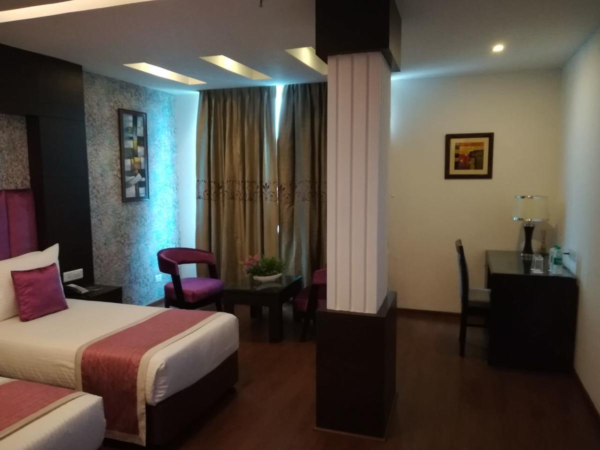 Capital O 7331 Hotel Downtown New Delhi Eksteriør billede