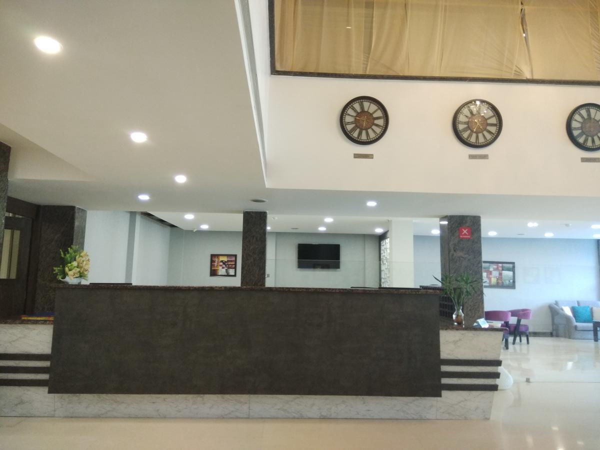 Capital O 7331 Hotel Downtown New Delhi Eksteriør billede
