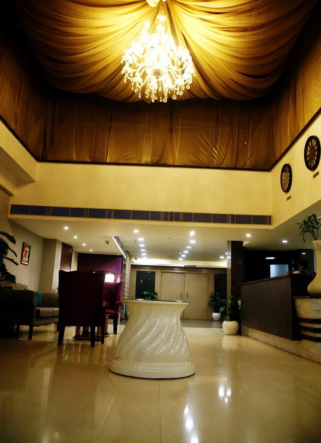 Capital O 7331 Hotel Downtown New Delhi Eksteriør billede