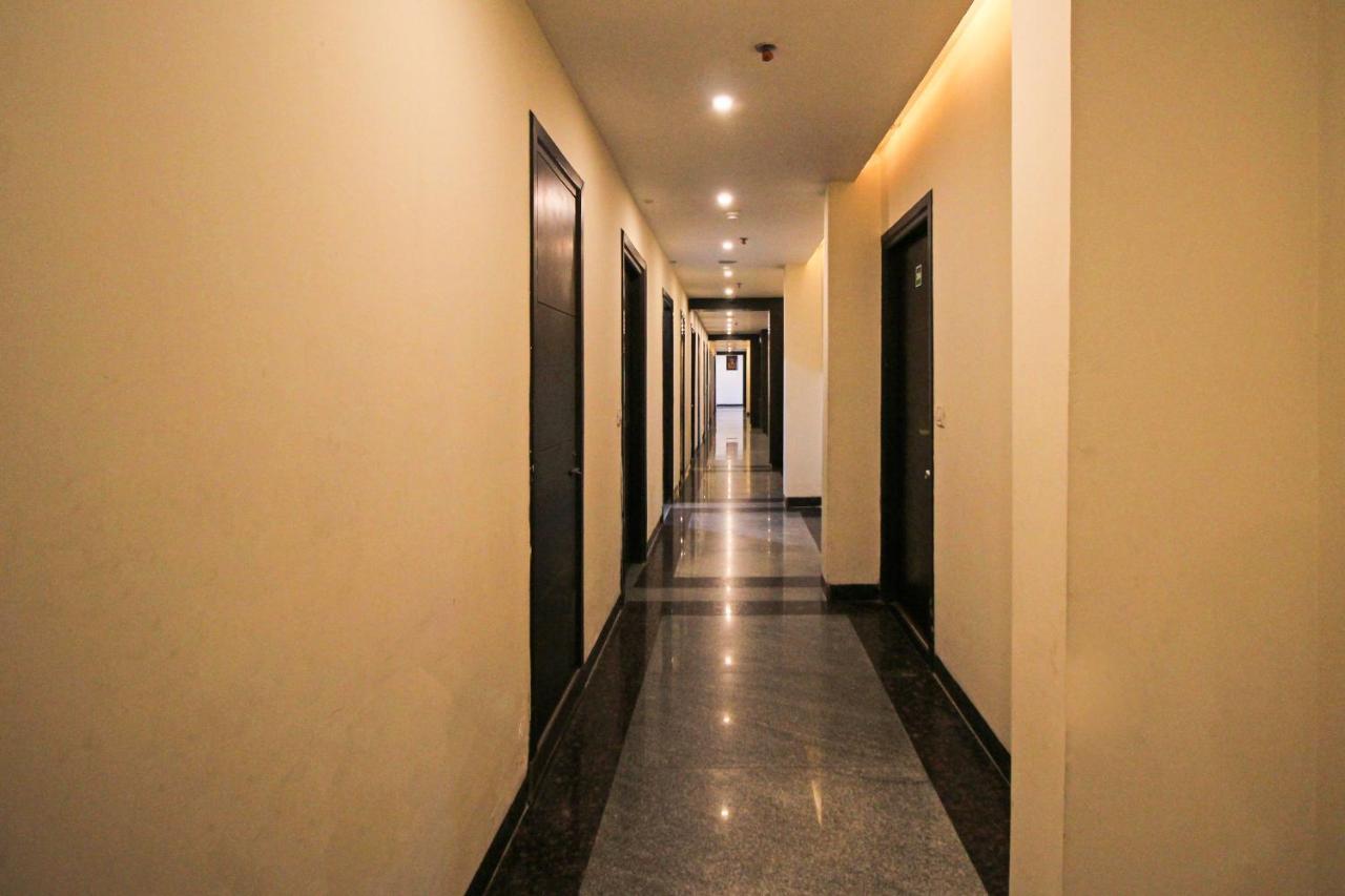 Capital O 7331 Hotel Downtown New Delhi Eksteriør billede